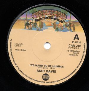 MAC DAVIS, ITS HARD TO BE HUMBLE / THE GREATEST GIFT OF ALL
