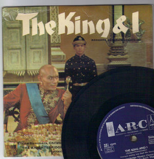 KNIGHTSBRIDGE THEATRE CHORUS , THE KING AND I - EP 