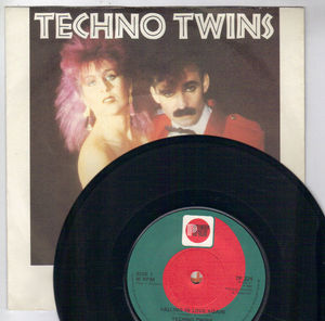 TECHNO TWINS, FALLING IN LOVE AGAIN / DONALD AND JULIE GO BOATING (looks unplayed)