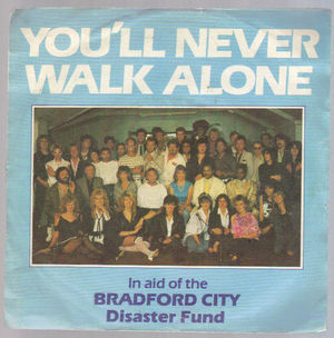 CROWD  , YOU'LL NEVER WALK ALONE / MESSAGES