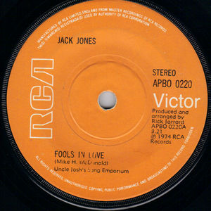 JACK JONES , FOOLS IN LOVE / DO ME WRONG BUT DO ME 
